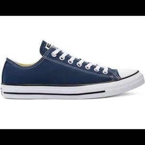 Converse Chuck Taylor All Star Classic Low Tops W8 M6